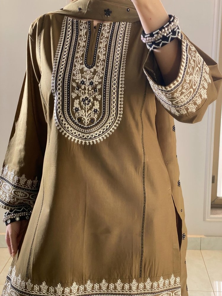 3PC EMBROIDERED LAWN SUIT - SR-769 - Rangoli Store