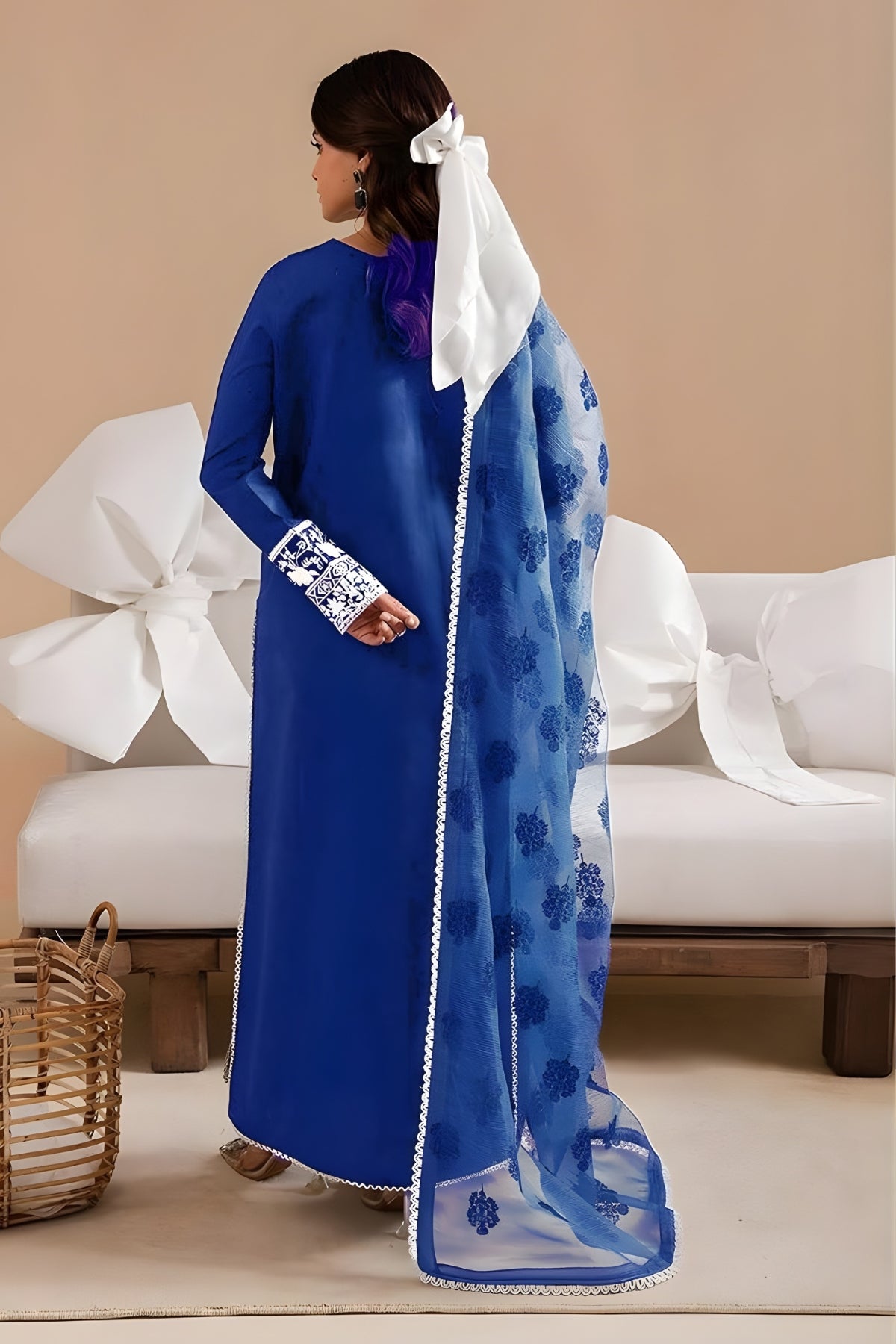3PC EMBROIDERED LAWN SUIT - SR-661