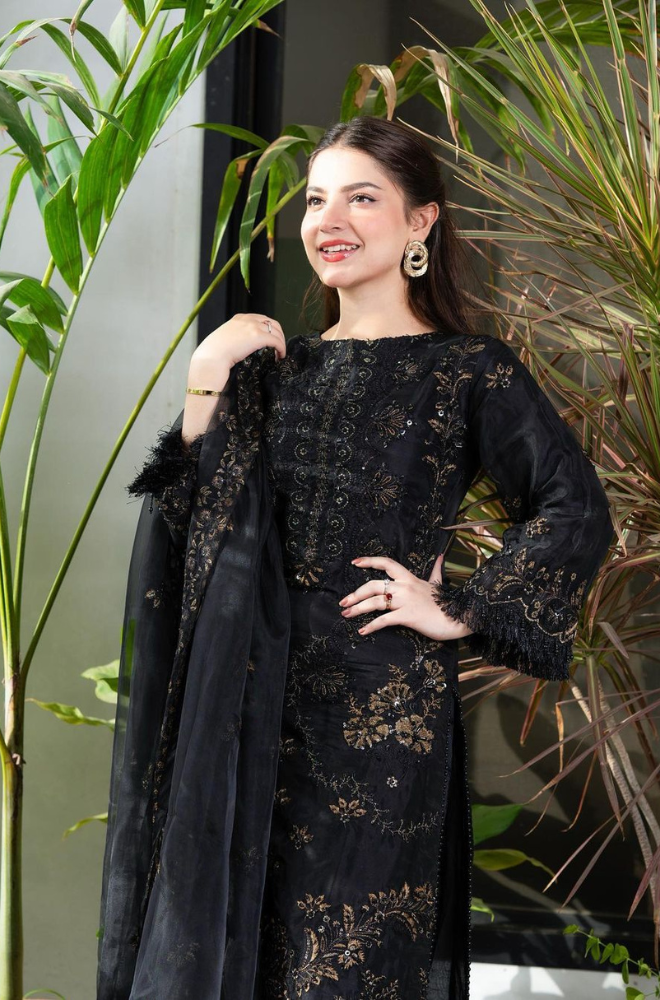 3PC EMBROIDERED LAWN SUIT - SR-130