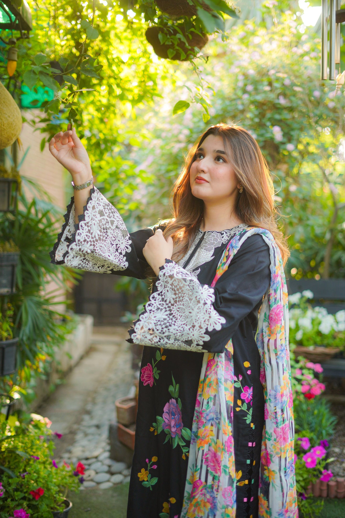 3PC EMBROIDERED LAWN SUIT - SR-516