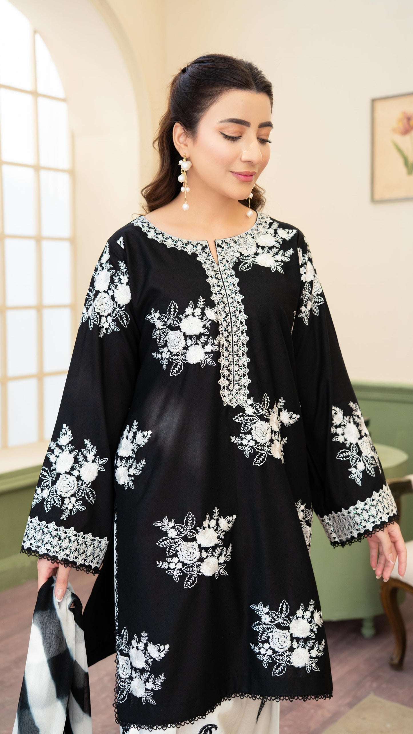 3PC EMBROIDERED LAWN SUIT - SR-777