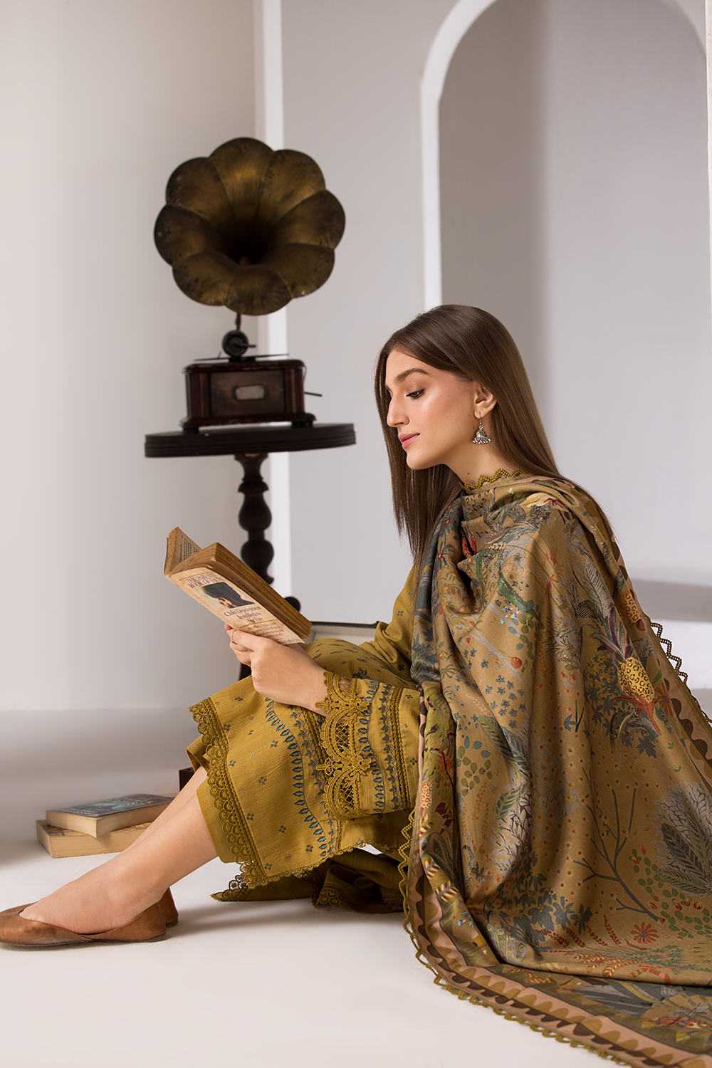 3PC EMBROIDERED LAWN SUIT - SR-209
