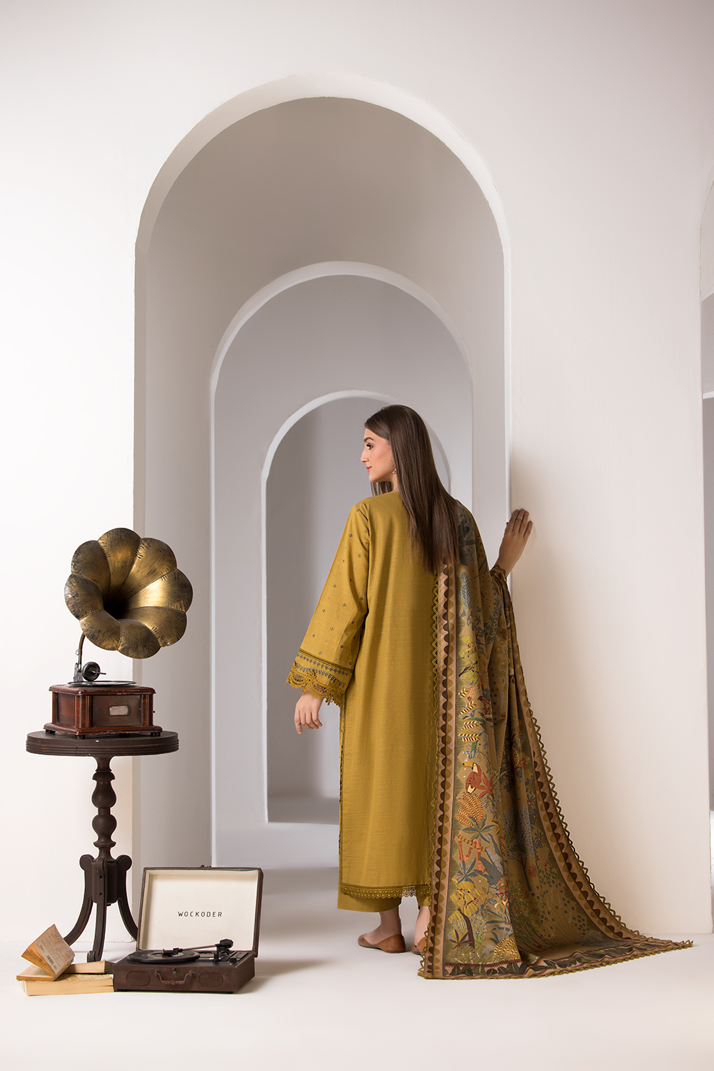 3PC EMBROIDERED LAWN SUIT - SR-209