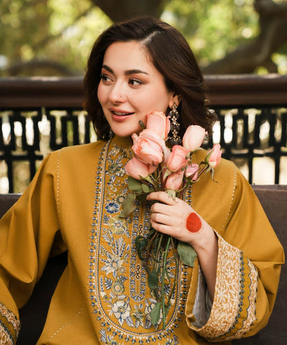 3PC EMBROIDERED LAWN SUIT - SR-522