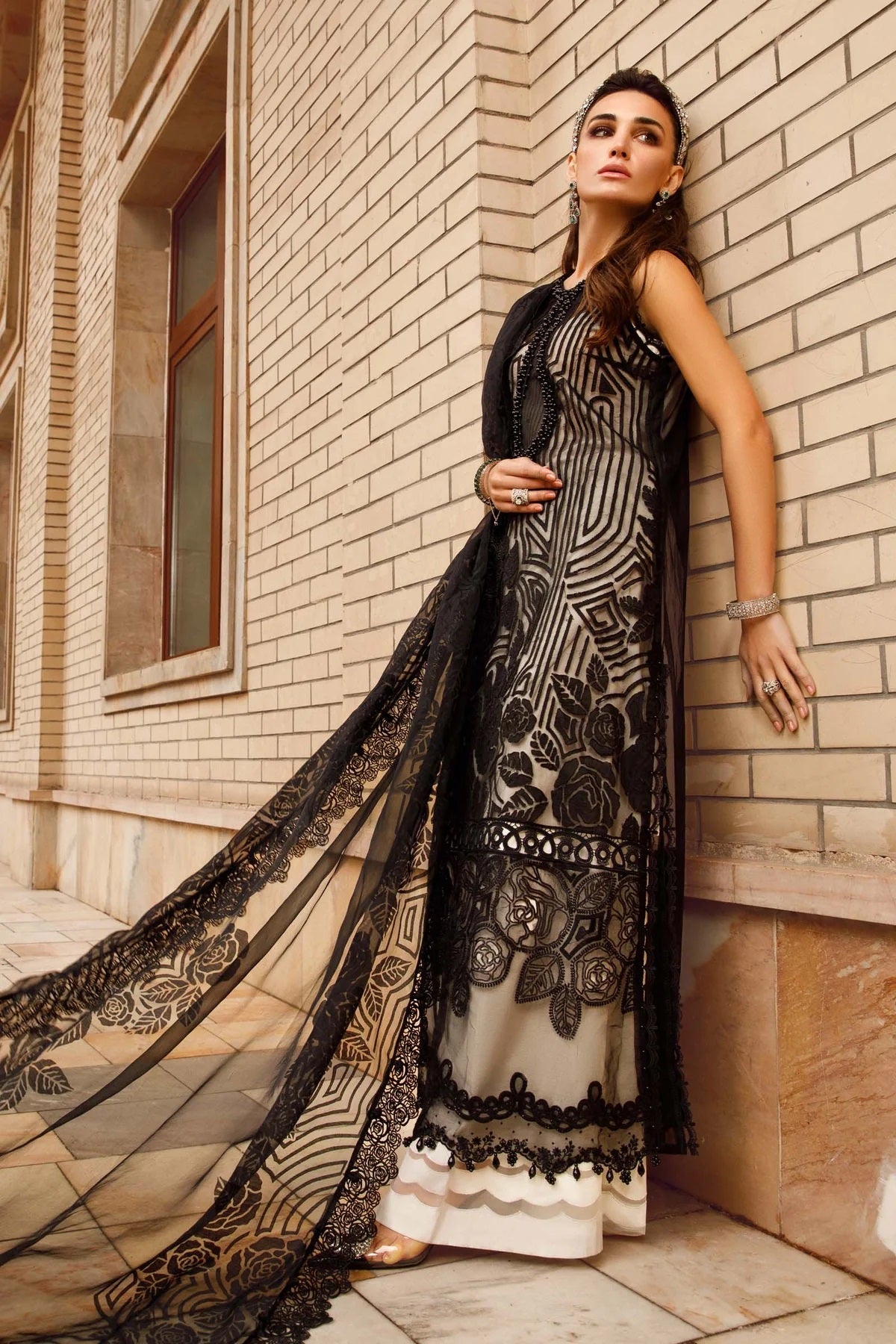 3PC EMBROIDERED LAWN SUIT - SR-686