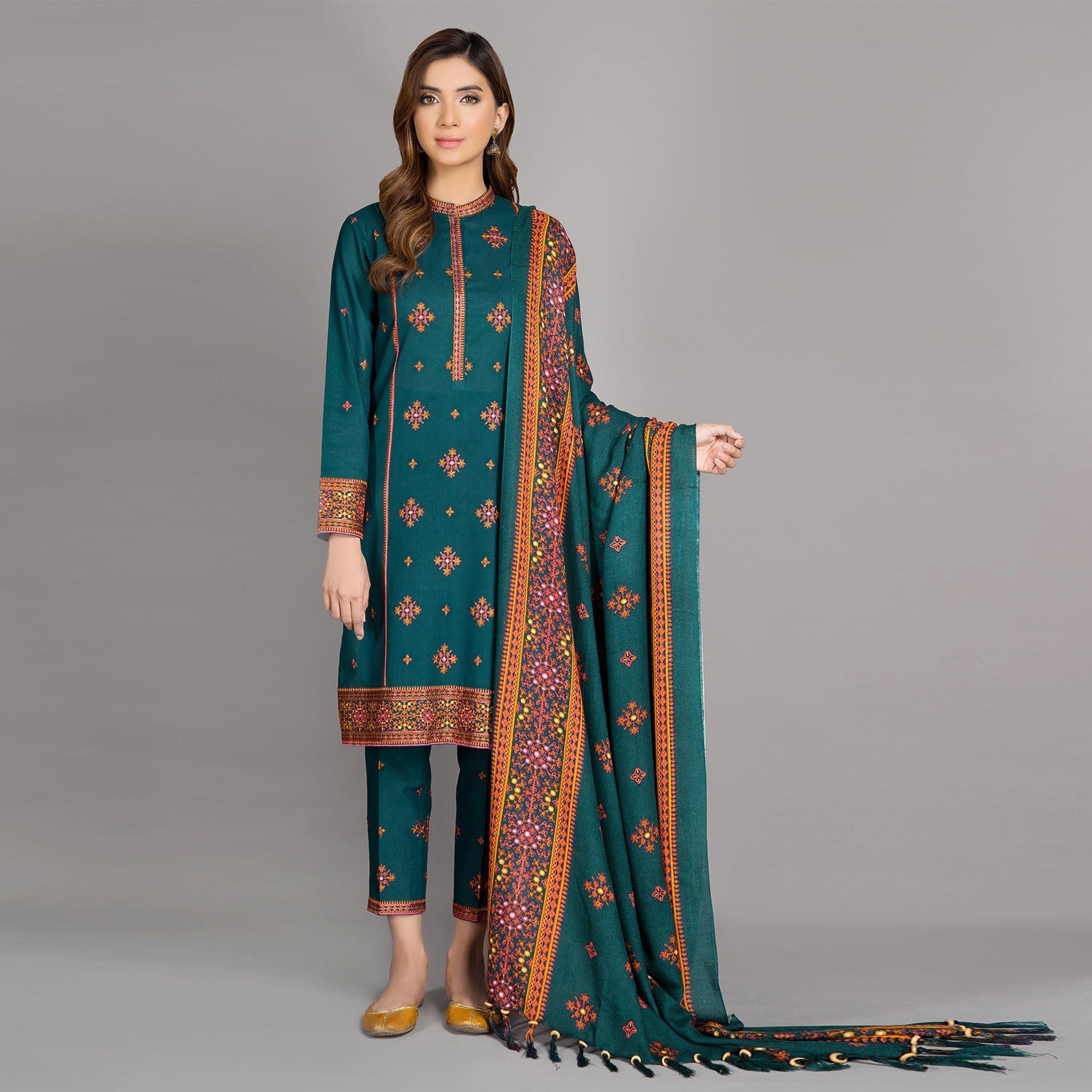 3 PC EMBROIDERED LAWN SUIT  - RO-195