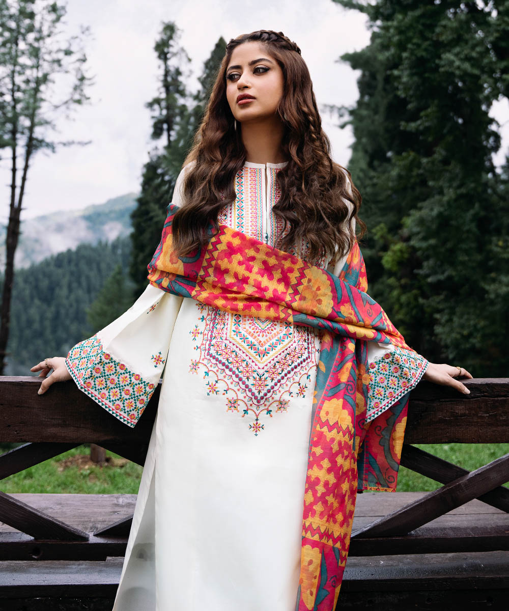 3PC EMBROIDERED KHADDAR DRESS RO - 397