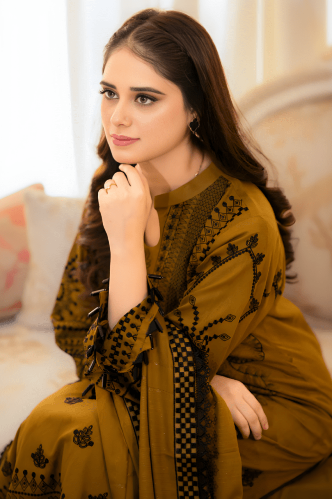 3PC EMBROIDERED LAWN SUIT - SR - 200 - Rangoli Store