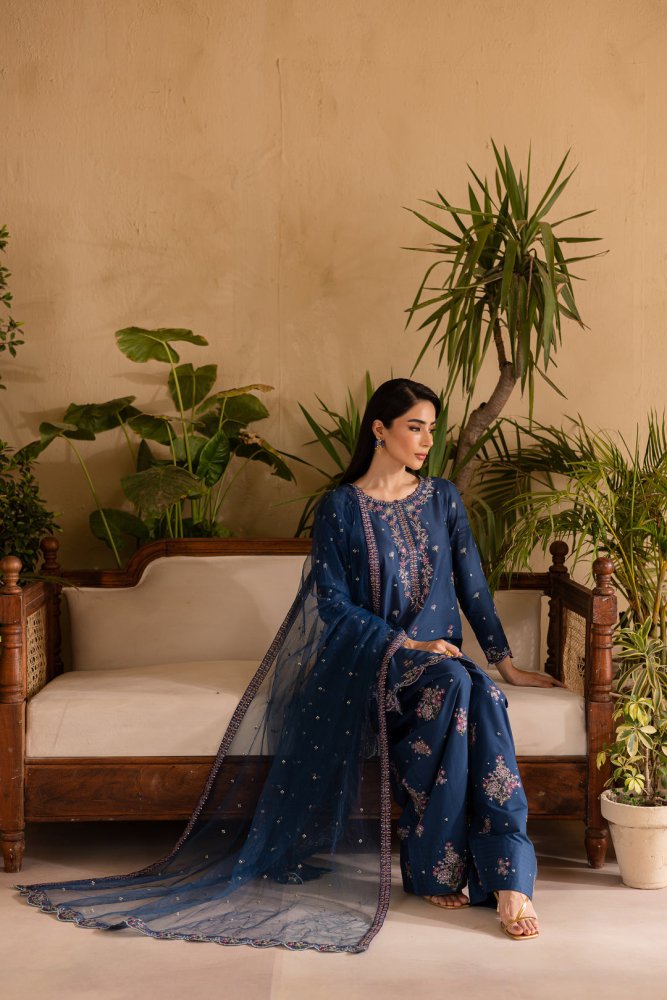 3PC EMBROIDERED LAWN SUIT - SR - 690 - Rangoli Store