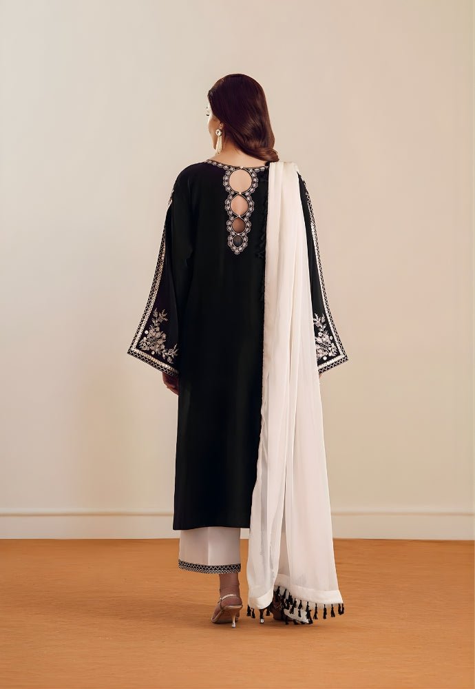 3PC EMBROIDERED LAWN SUIT - SR - 694 - Rangoli Store