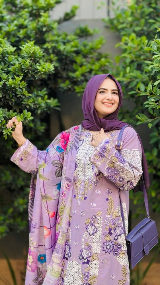 3PC EMBROIDERED LAWN SUIT - SR - 722 - Rangoli Store