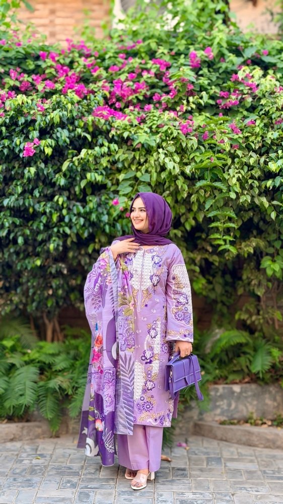 3PC EMBROIDERED LAWN SUIT - SR - 722 - Rangoli Store