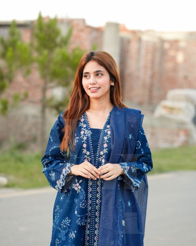 3PC EMBROIDERED LAWN SUIT - SR - 737 - Rangoli Store