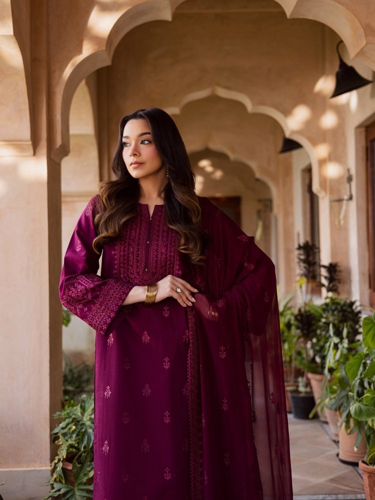 3PC EMBROIDERED LAWN SUIT - SR - 758 - Rangoli Store
