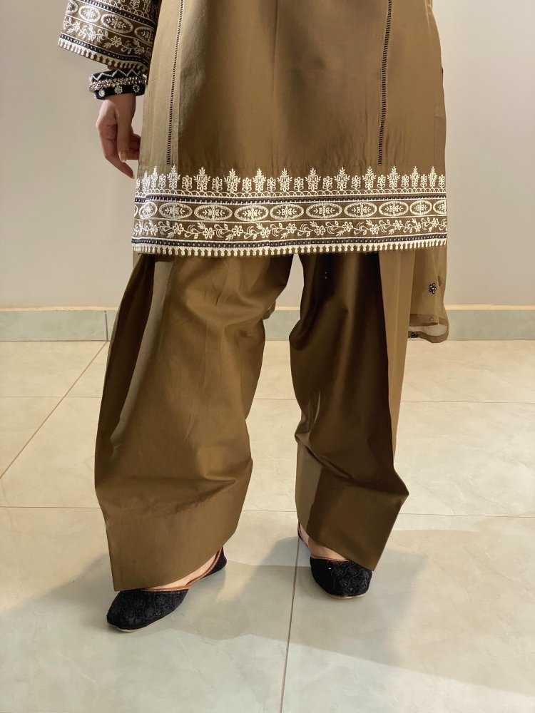 3PC EMBROIDERED LAWN SUIT - SR-769 - Rangoli Store