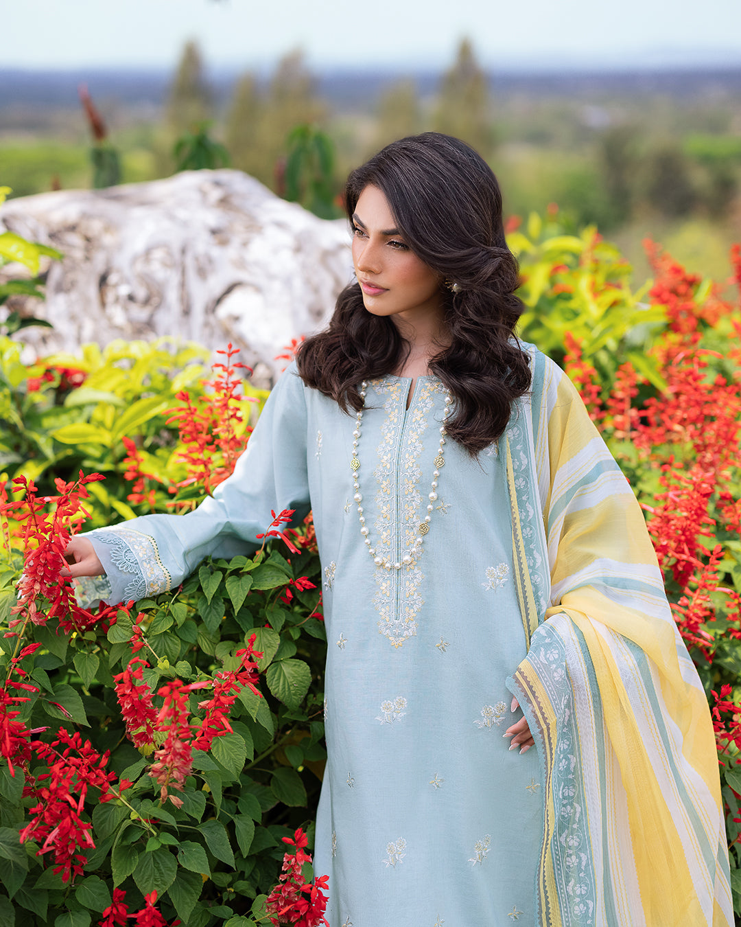 3PC EMBROIDERED LAWN SUIT SR - 518