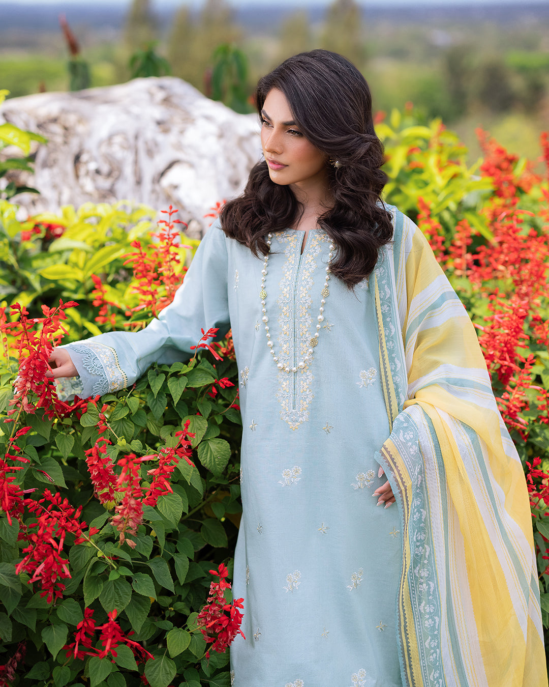 3PC EMBROIDERED LAWN SUIT SR - 518
