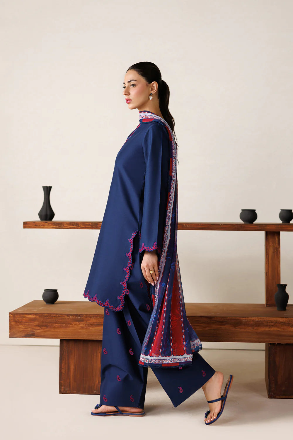 3PC EMBROIDERED LAWN SUIT - SR-718