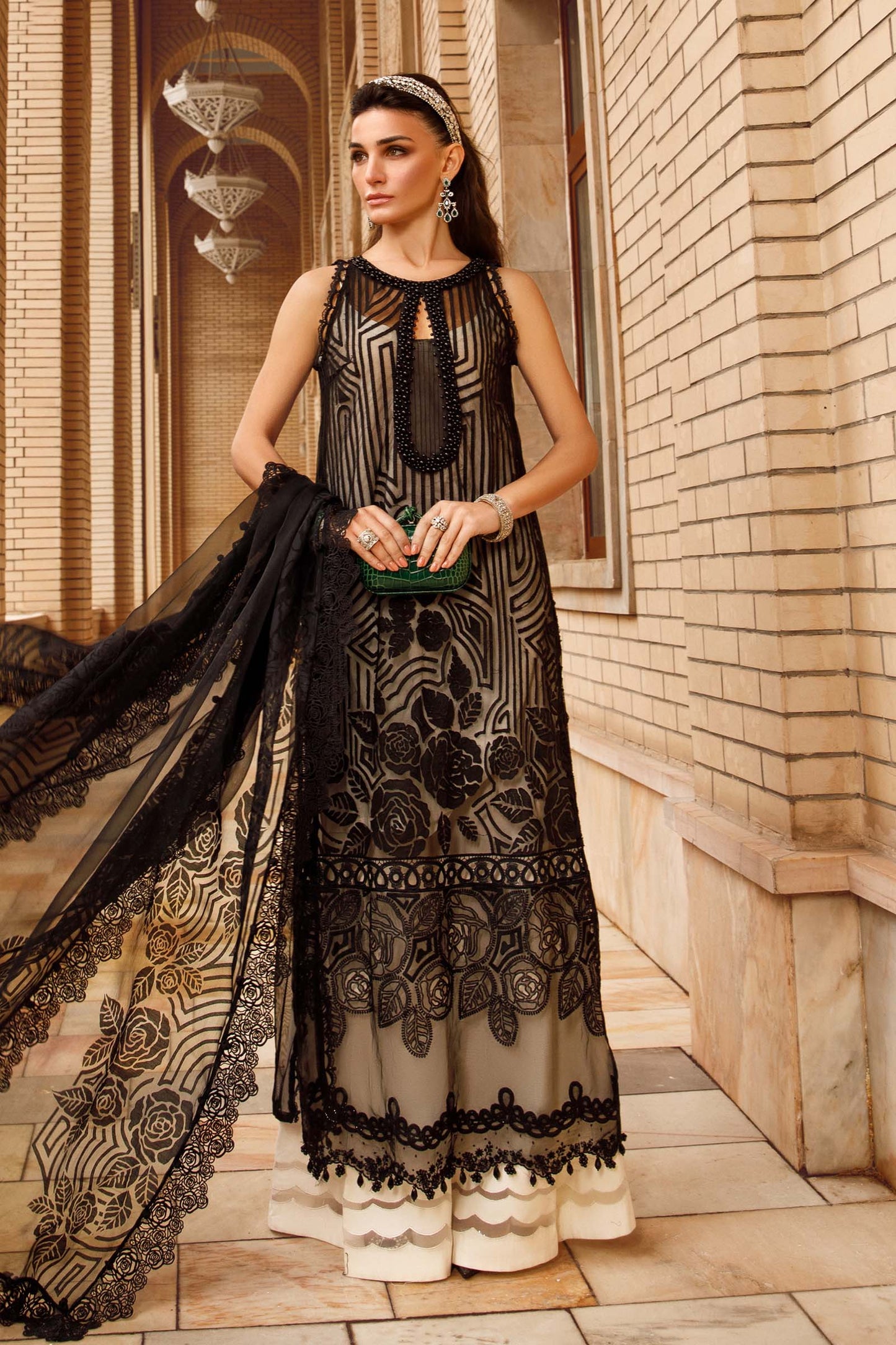 3PC EMBROIDERED LAWN SUIT - SR-686