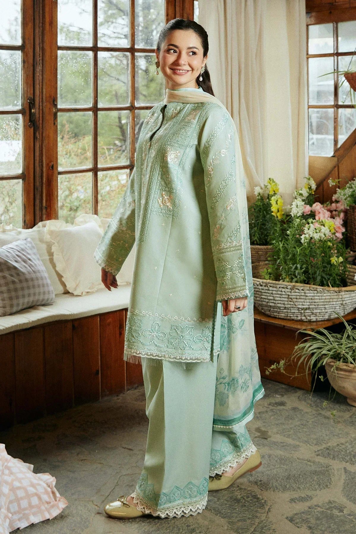 3PC EMBROIDERED  LAWN SUIT - SR-134