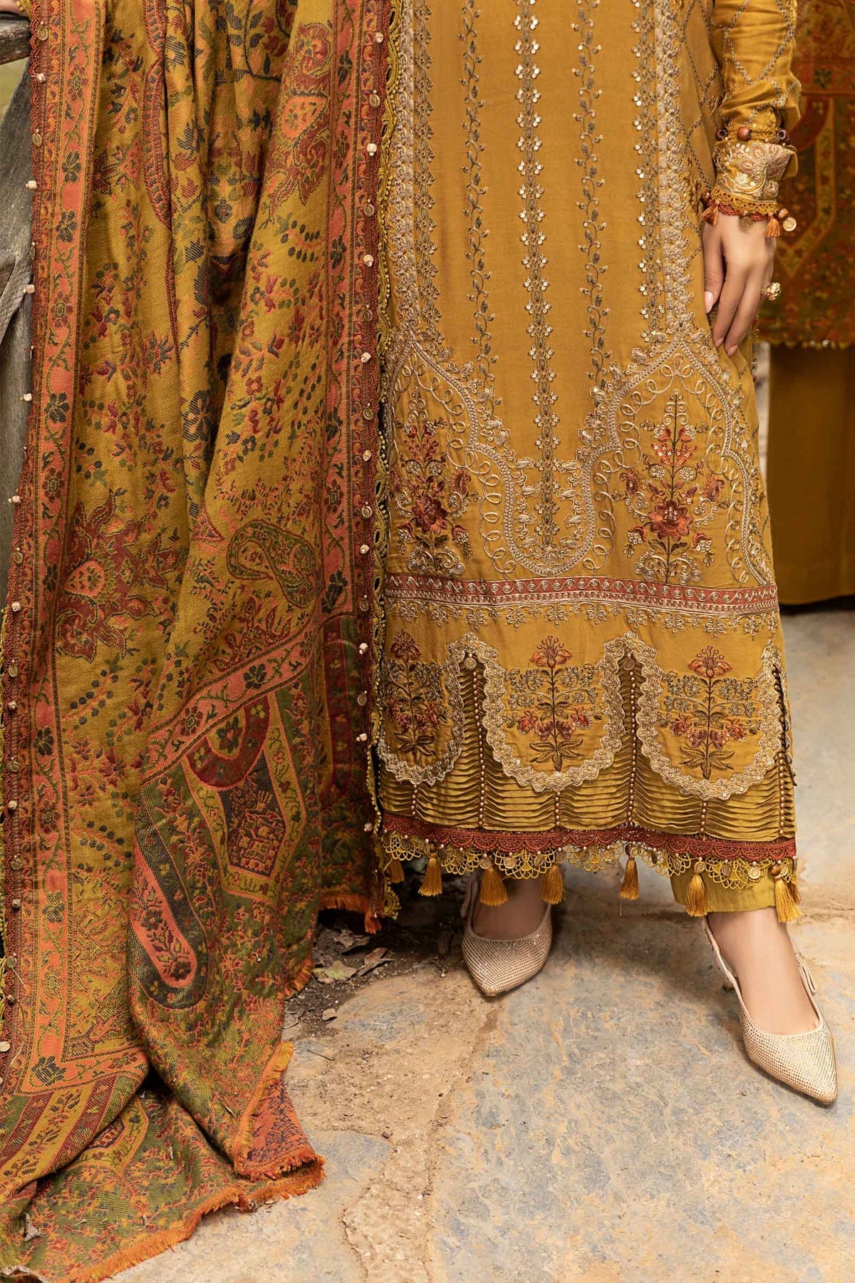 3PC EMBROIDERED LAWN SUIT - SR-382