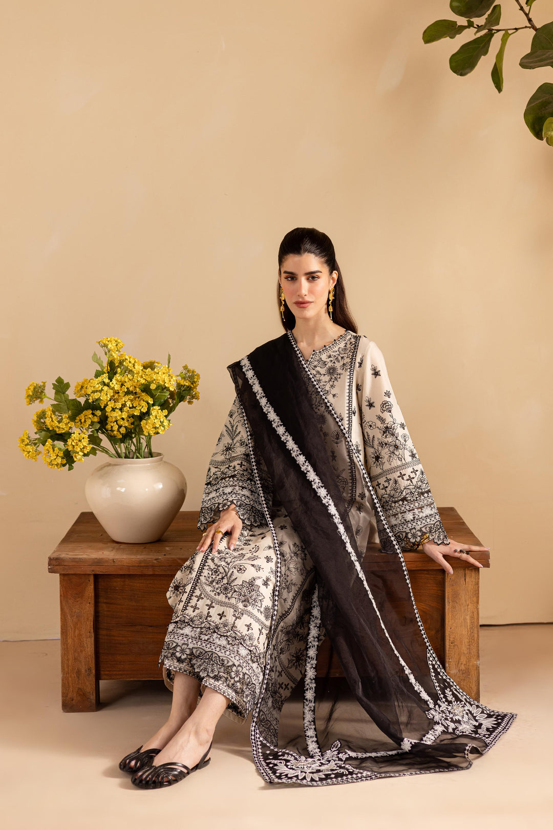 3PC EMBROIDERED LAWN SUIT - SR-666
