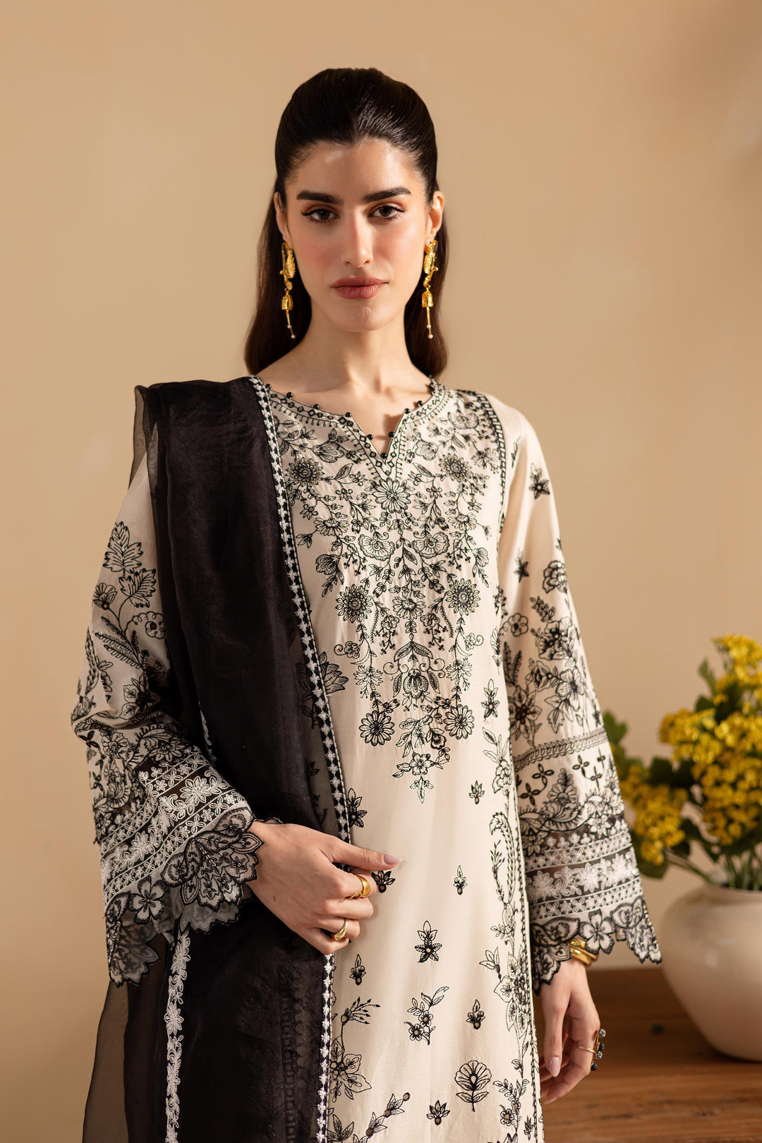 3PC EMBROIDERED LAWN SUIT - SR-666