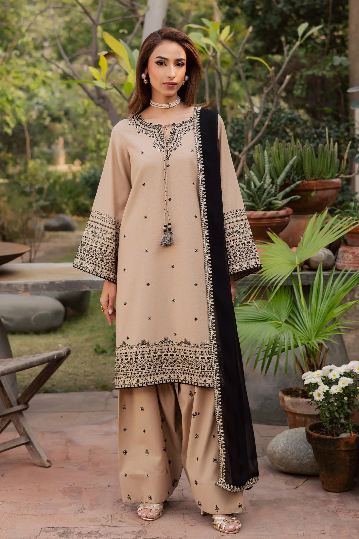 3PC EMBROIDERED DHANAK DRESS BT-2985