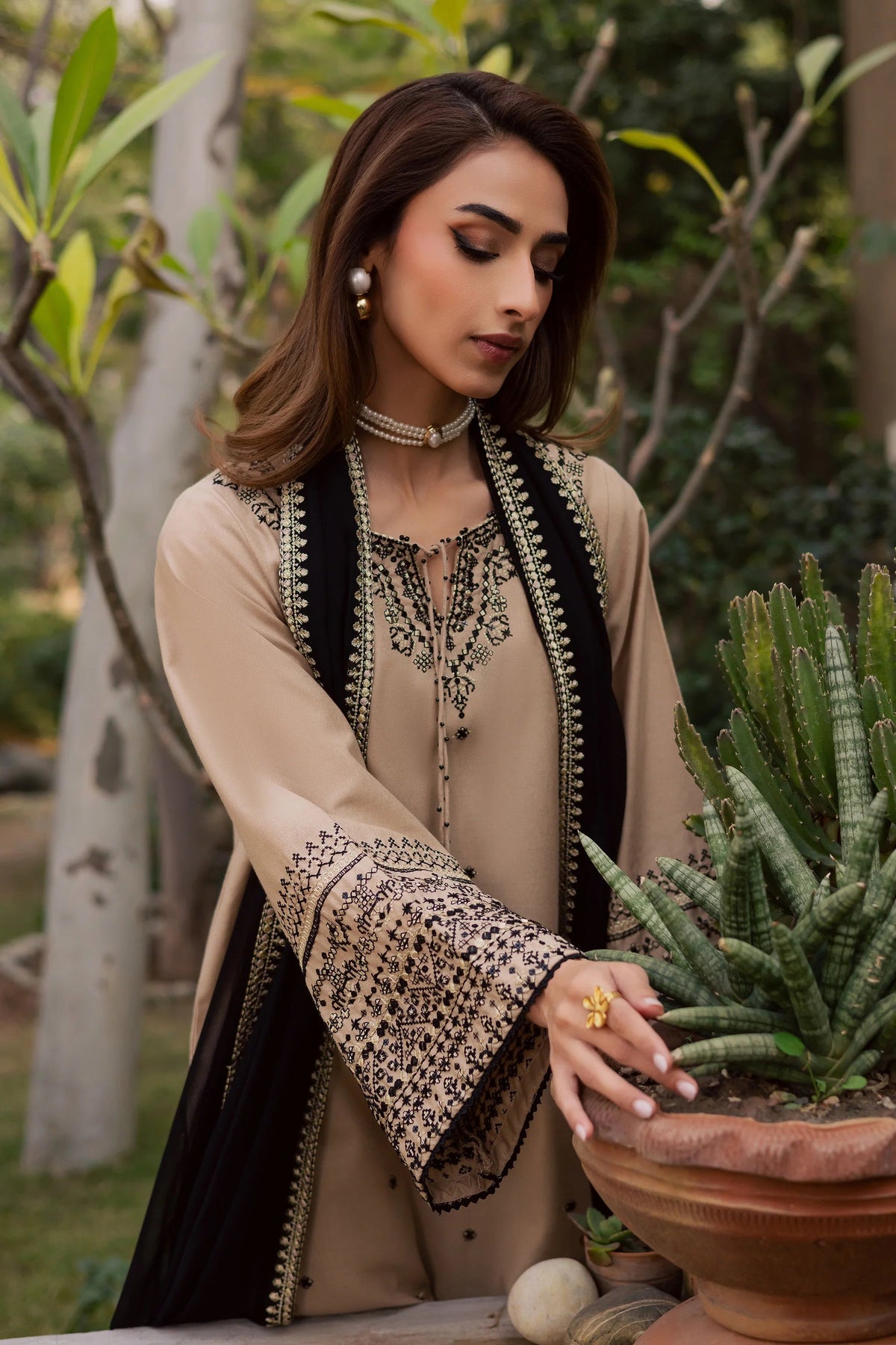 3PC EMBROIDERED DHANAK DRESS BT-2985