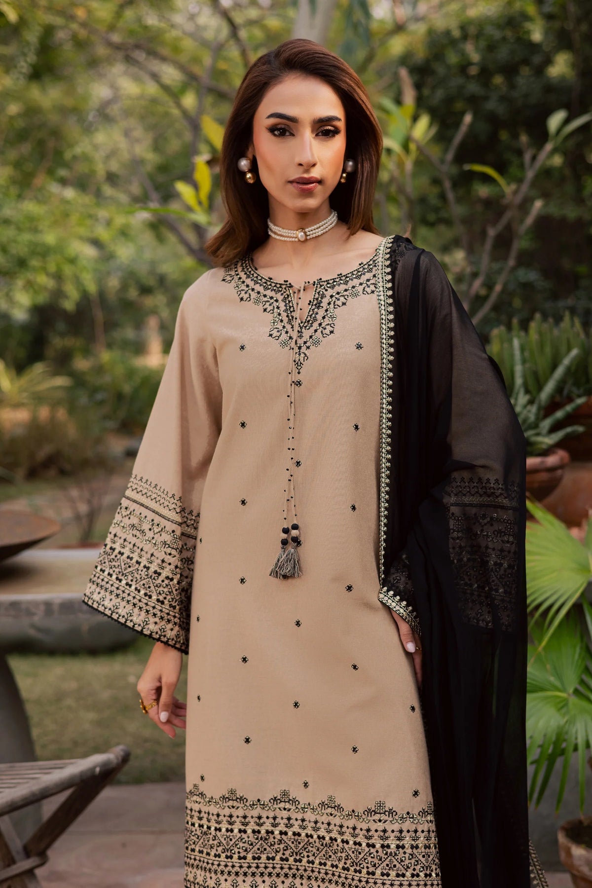 3PC EMBROIDERED DHANAK DRESS BT-2985