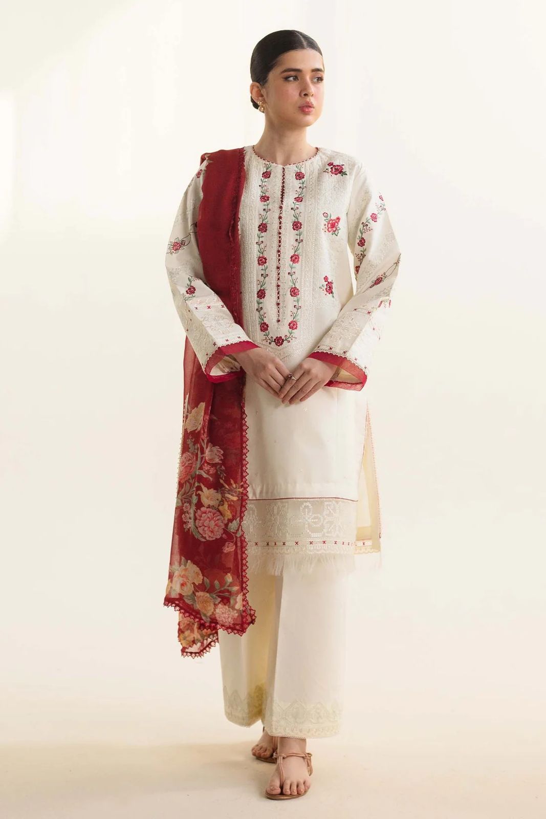 3 PC EMBROIDERED LAWN SUIT  - RO-190