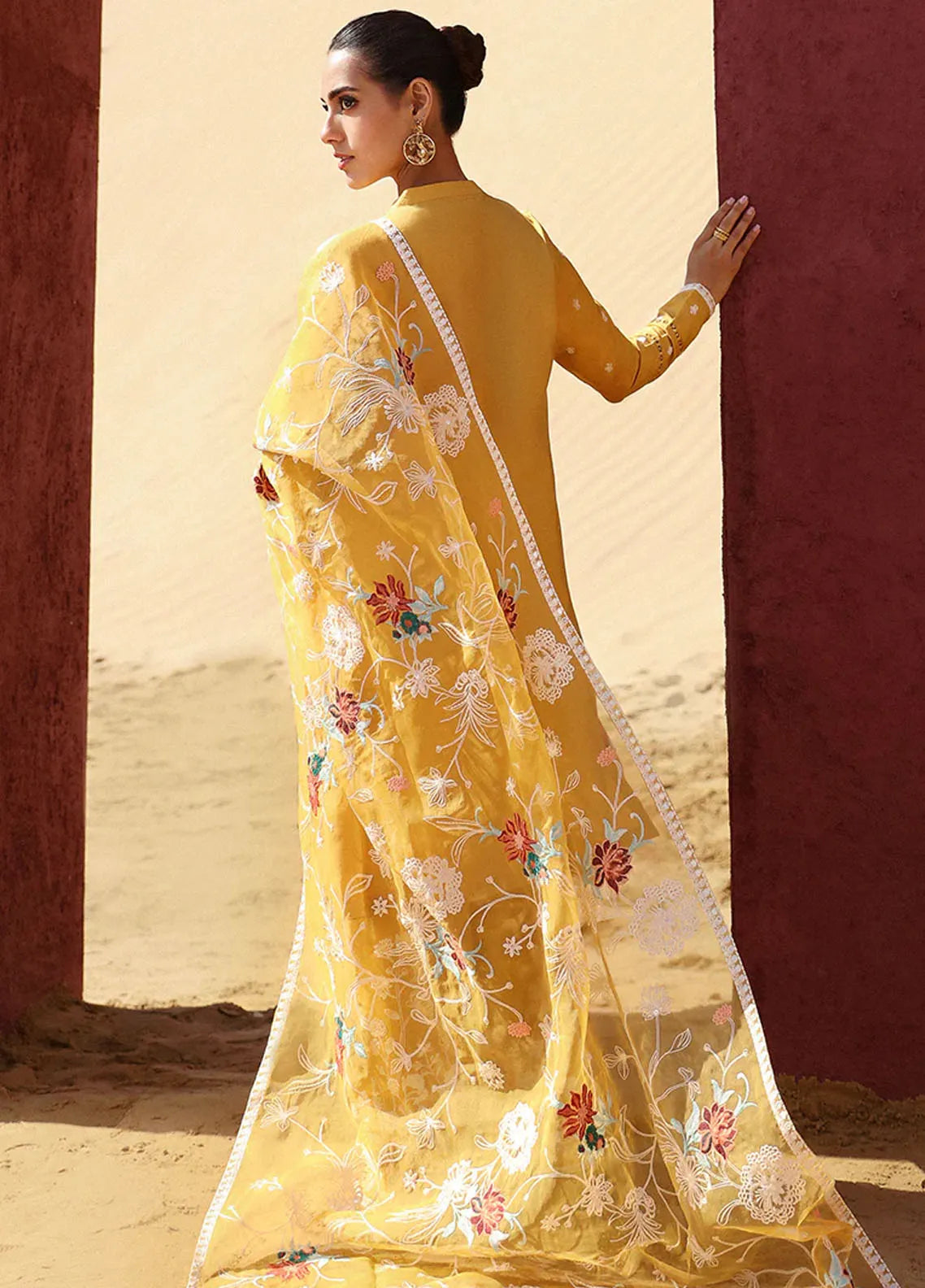 3 PC EMBROIDERED LAWN SUIT  - RO-198