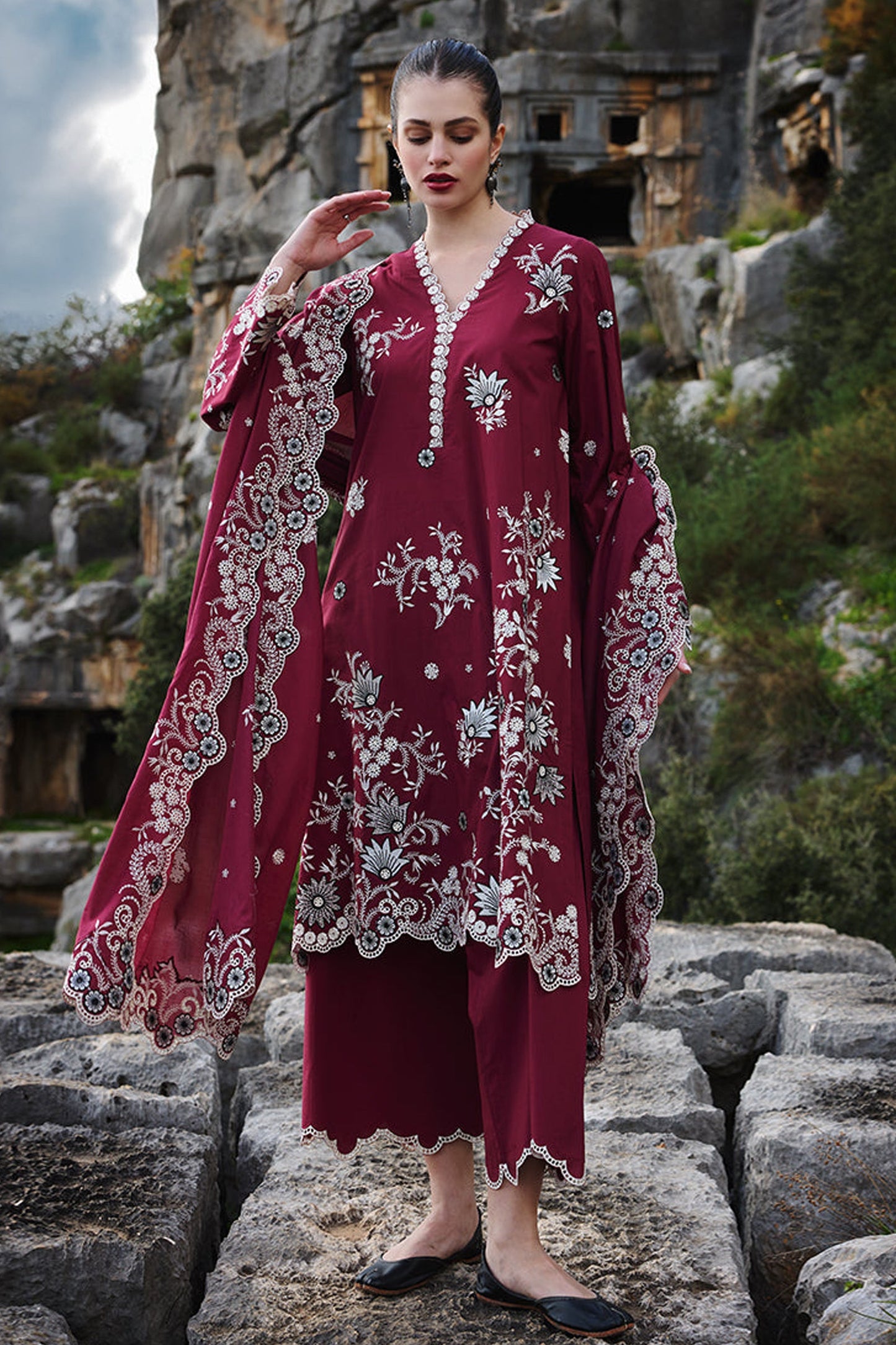 3PC EMBROIDERED DHANAK DRESS RO - 525
