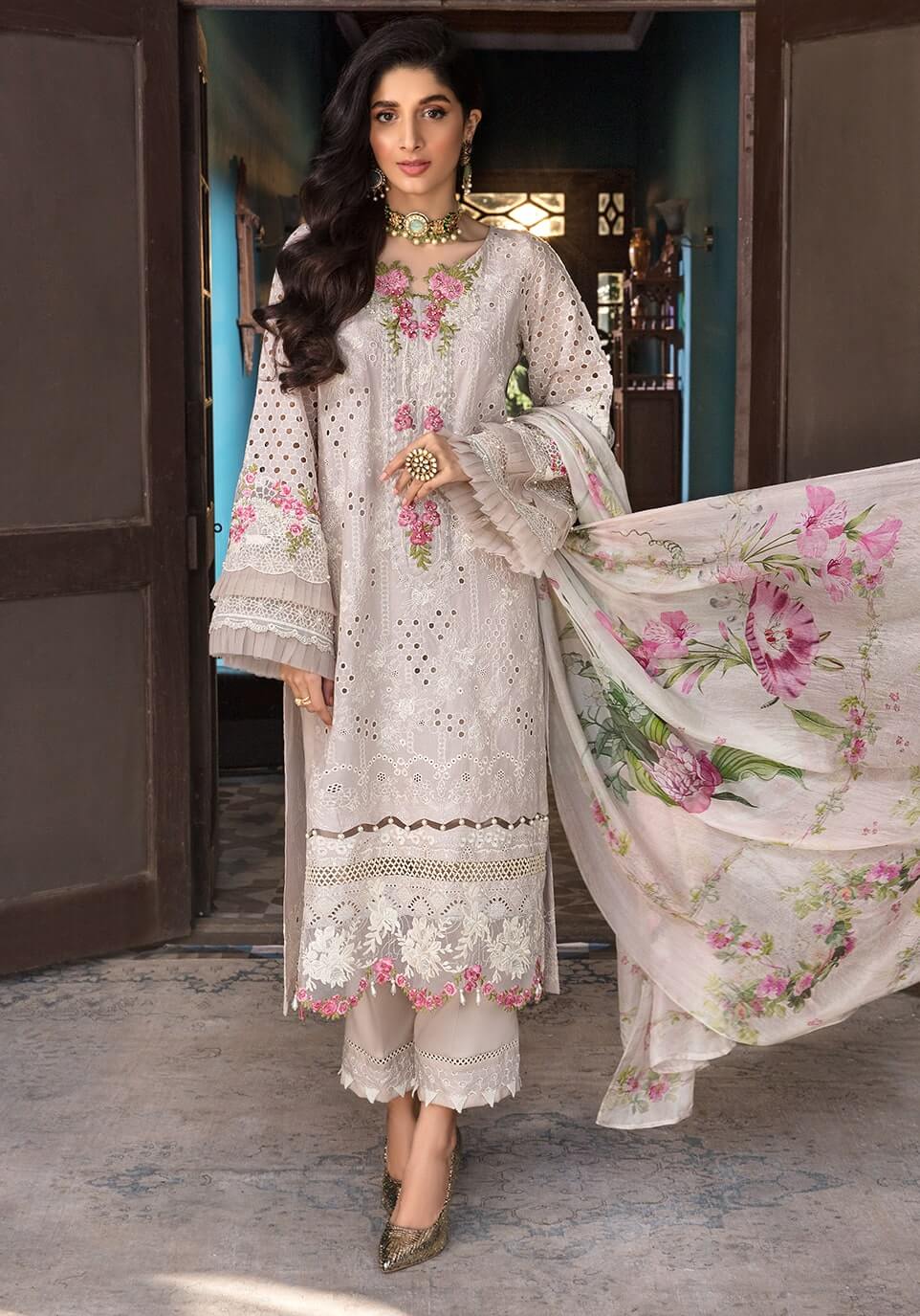 3PC EMBROIDERED LAWN SUIT  - RO-185