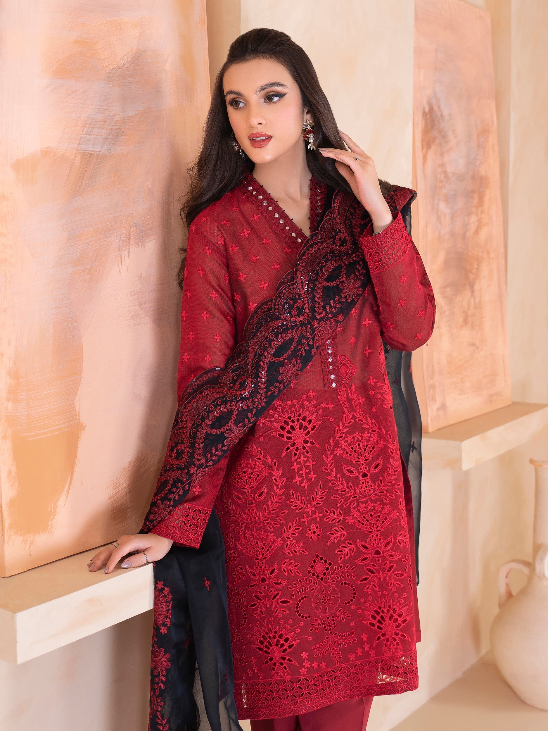 3PC EMBROIDERED LAWN SUIT - RO-82